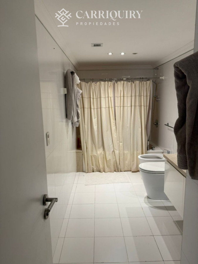 Apartamento ID.10626/Apartamentos-en-Venta--Carriquiry--Propiedades - Apartamento en venta de 4 dormitorios en Playa Brava, Punta del Este - Le Parc II