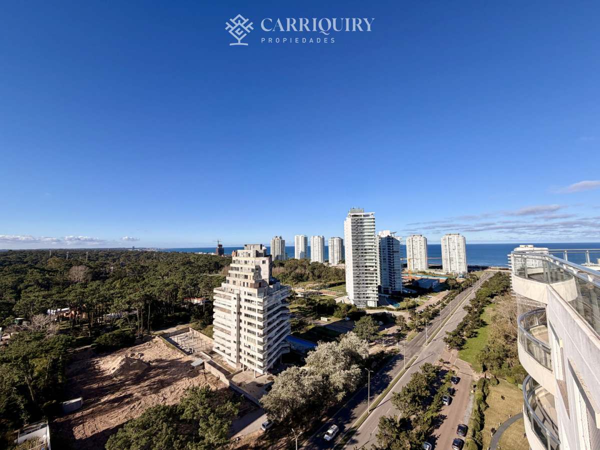 Apartamento ID.10153 - PENTH HOUSE EN VENTA EDIFCIO OCEAN DRIVE PUNTA DEL ESTE 2 DORMITORIOS Y GRAN BARABACOA