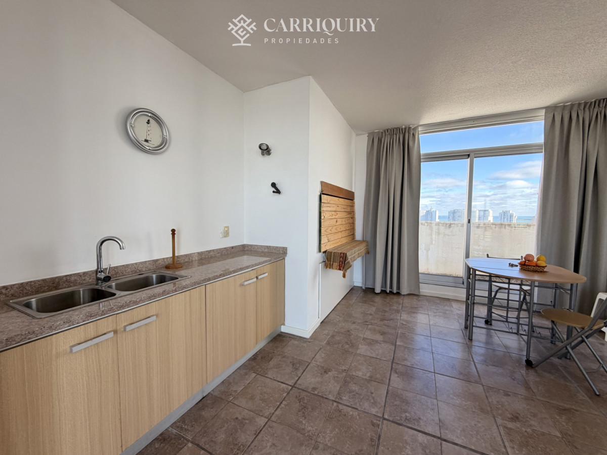 Apartamento ID.10153 - PENTH HOUSE EN VENTA EDIFCIO OCEAN DRIVE PUNTA DEL ESTE 2 DORMITORIOS Y GRAN BARABACOA