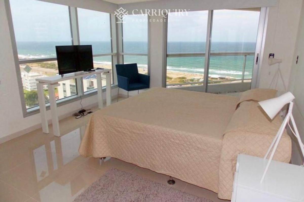 Apartamento ID.10636 - Exclusivo departamento esquinero de 3 dormitorios en venta en Playa Brava