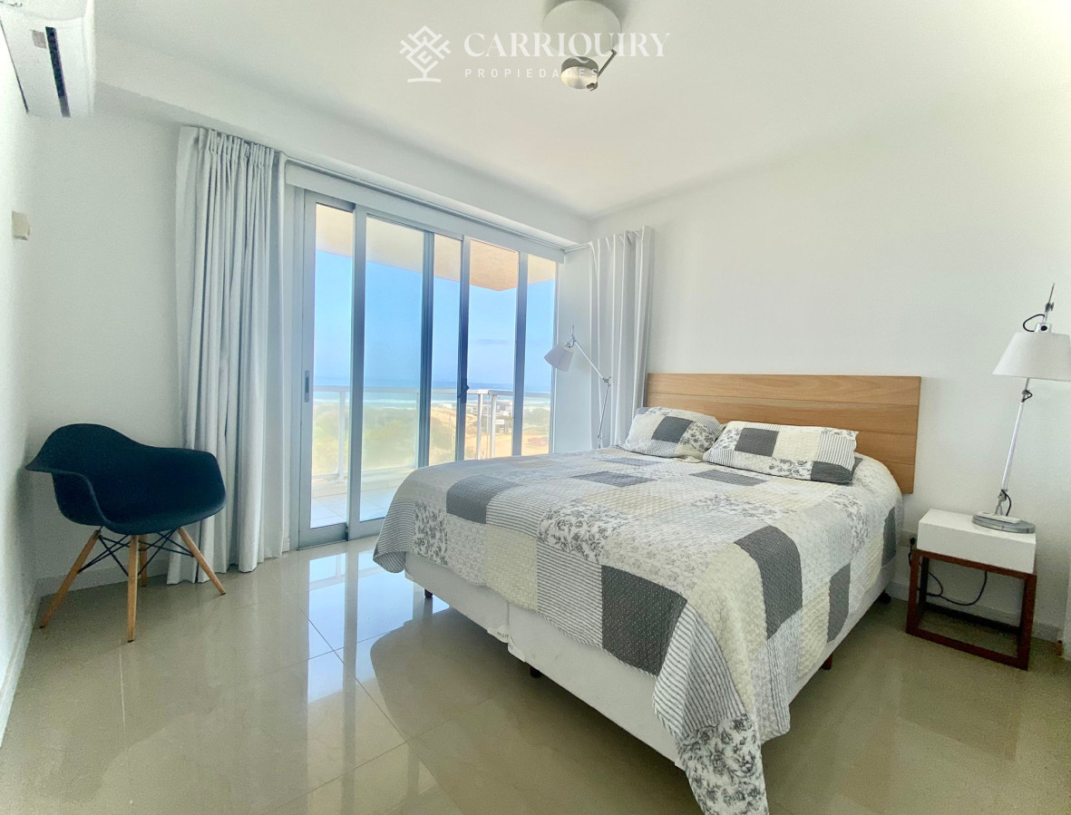 Apartamento ID.5294/Apartamento-3-dormitorios-playa-mansa,-todos-los-servicios- - Departamento en venta 3 dormitorios en suite 