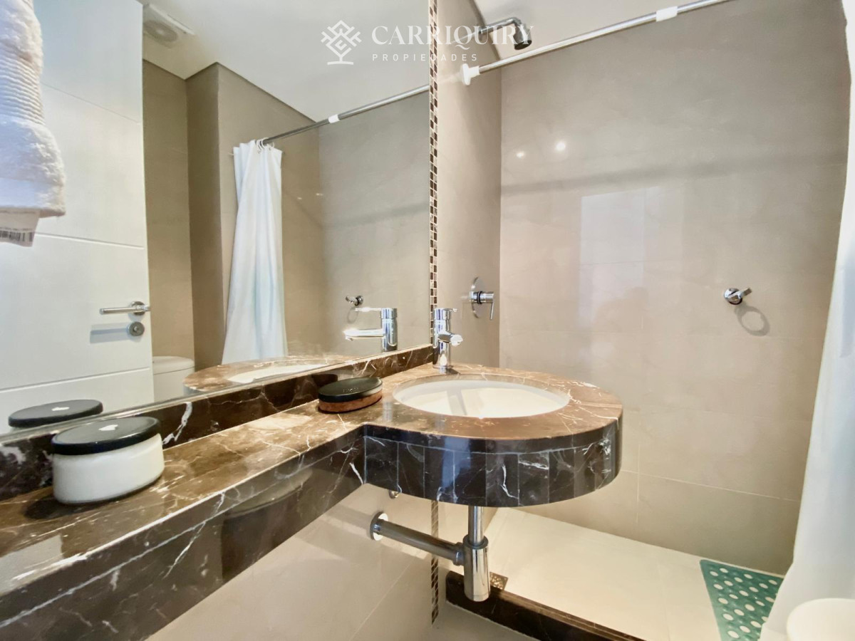 Apartamento ID.8494/Miami-Boulevard-de-dos-dormitorio-en-Venta,-Apartamento-frente-al-mar-en-playa-mansa - Alquiler temporario en excelente departamento de 2 dormitorios en zona Mansa