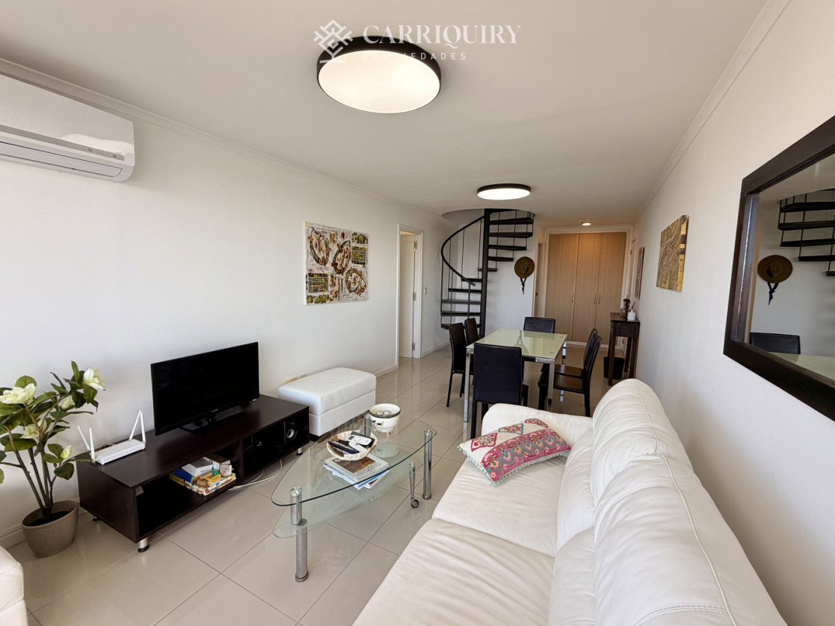 Apartamento ID.10153 - PENTH HOUSE EN VENTA EDIFCIO OCEAN DRIVE PUNTA DEL ESTE 2 DORMITORIOS Y GRAN BARABACOA