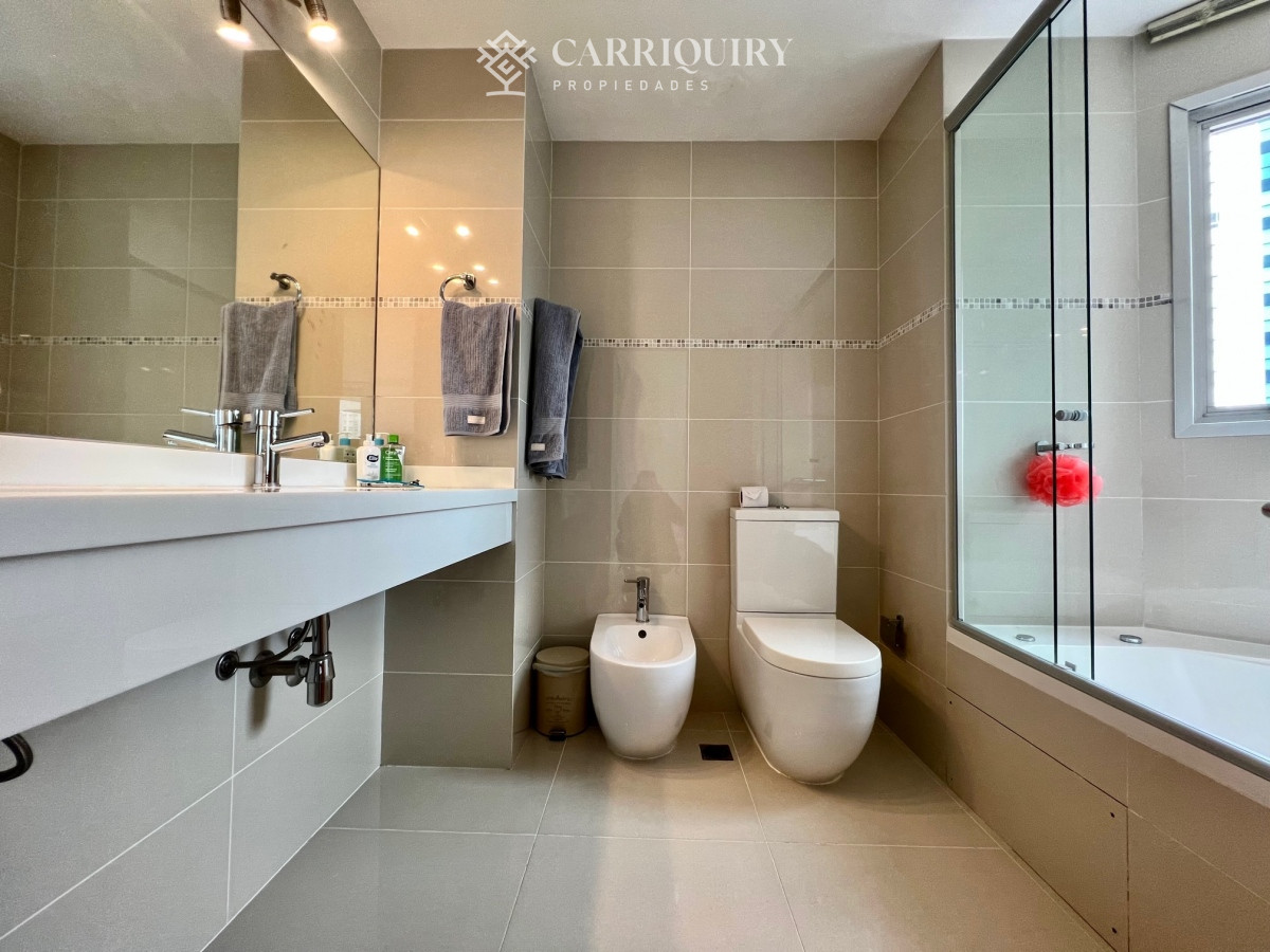 Apartamento ID.7086/Venta-de-apartamento-de-2-dormitorios-más-dependencia-y-parrillero-en-Playa-Mansa - SUNRISE TOWER ALQUILER TEMPORARIO APARTAMENTO 3 DORMITORIOS MAS DEPENDECIA DE SERVICIO