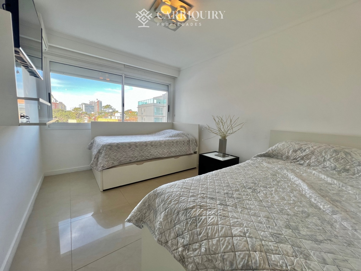 Apartamento ID.6965/Apartamento-en-alquiler-temporario-Playa-Mansa-2-dormitorios-SUNRISE-TOWER - ALQUILER TEMPORARIO APARTAMENTO 2 DORMITORIOS Y DEPENDECIA CASINO TOWER PLAYA MANSA