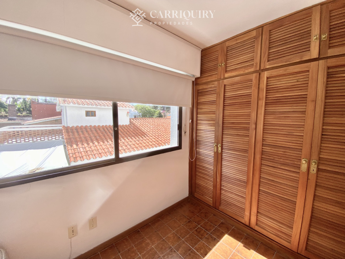 Apartamento ID.9677 - OPORTUNIDAD EN PLAYA MANSA FRENTE AL MAR APARTAMENTO DE 3 DORMITORIOS