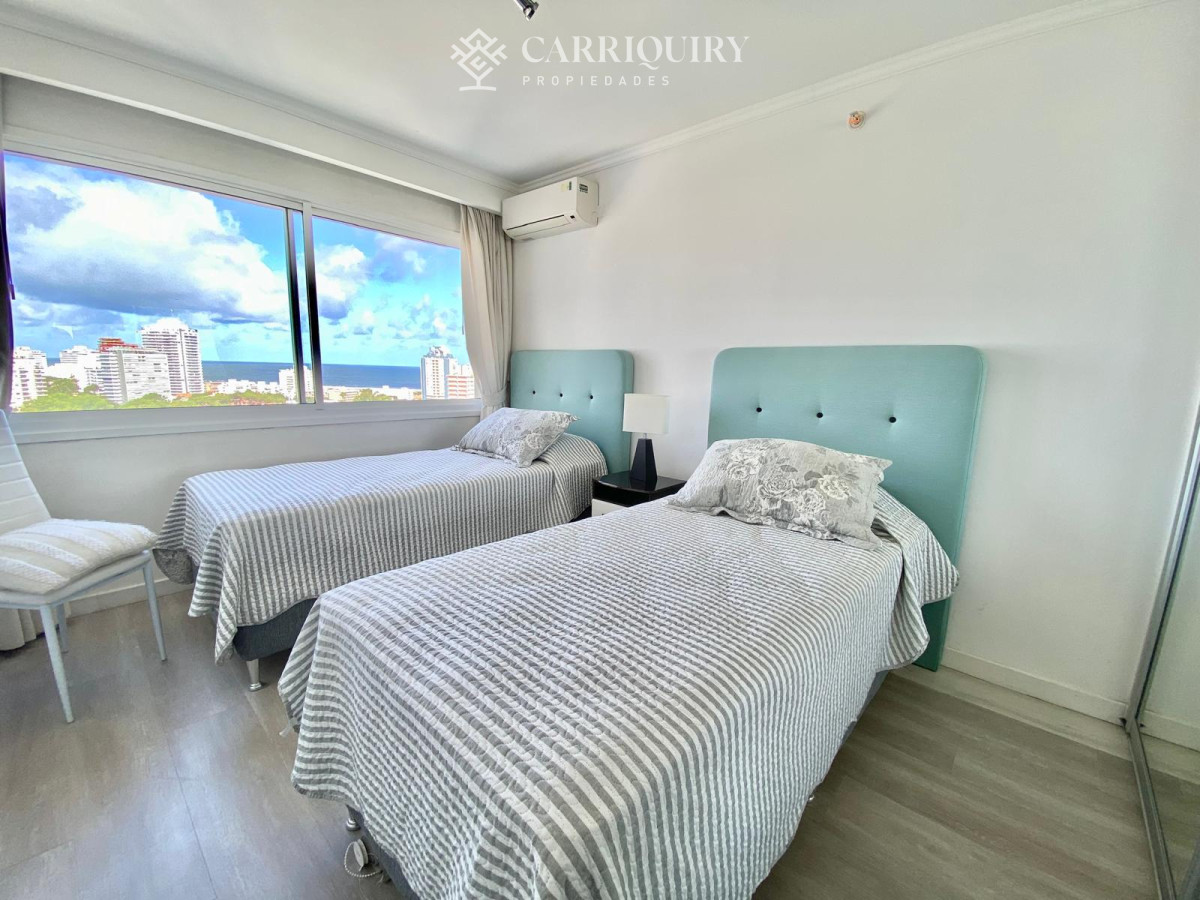 Apartamento ID.8494/Miami-Boulevard-de-dos-dormitorio-en-Venta,-Apartamento-frente-al-mar-en-playa-mansa - Alquiler temporario en excelente departamento de 2 dormitorios en zona Mansa