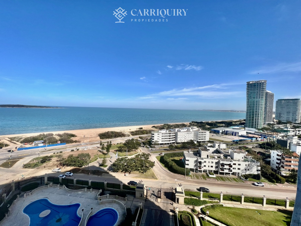 Apartamento ID.954/Venta-y-alquiler-de-departamento-esquinero-de-tres-dormitorios-mas-dependencia-de-servicio,-Torre-LE-PARC,-playa-Brava.-Punta-del-Este - Apartamento en alquiler temporario Playa Mansa 3 dormitorios