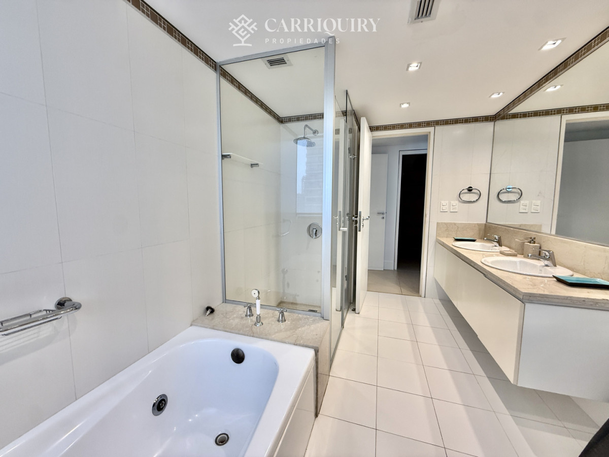 Apartamento ID.10183/-venta-MILLENIUM-TOWER-mansa-frente-al-mar-tres-suites-y-dependencias - Exclusivo Apartamento Frente al Mar en Brava, LE PARC ESQUINERO EN ALQUILER TEMPORARIO Punta del Este