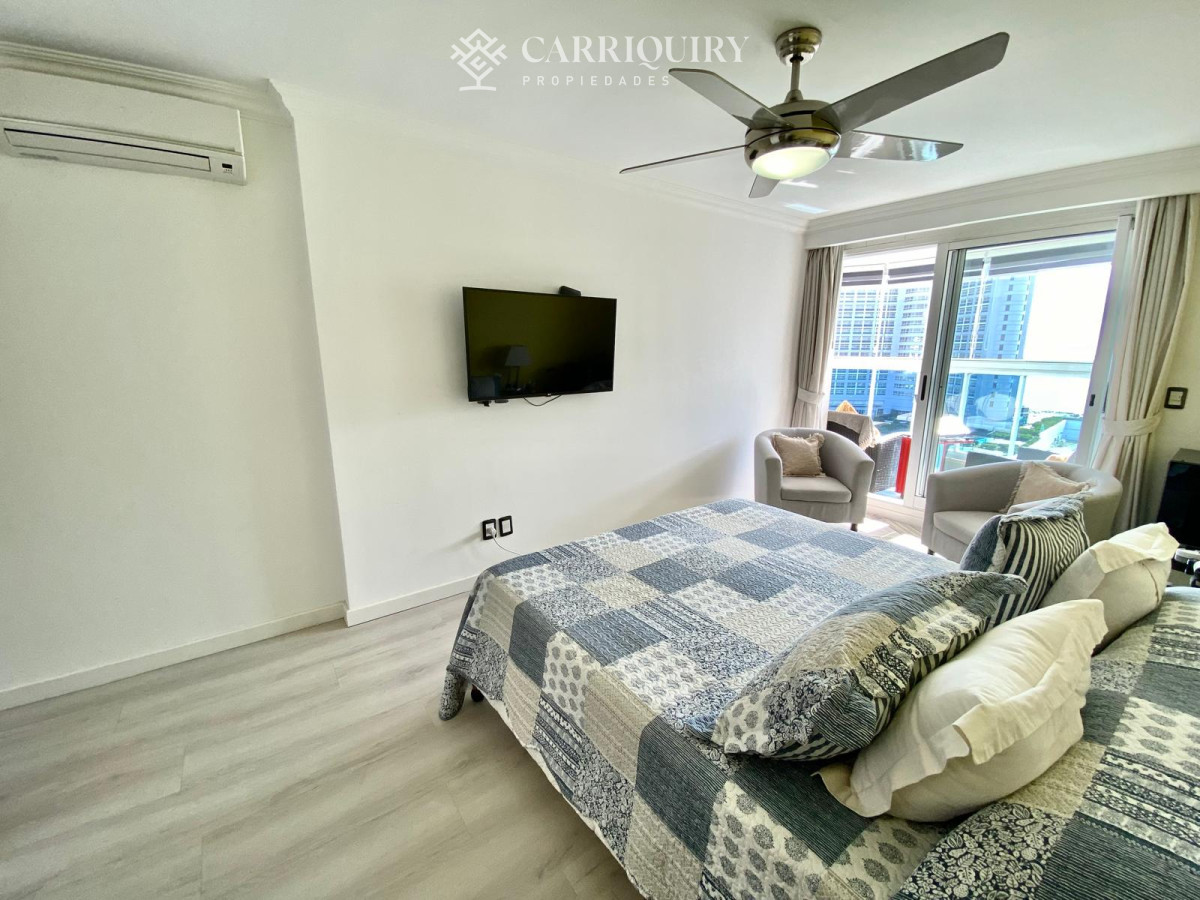 Apartamento ID.8494/Miami-Boulevard-de-dos-dormitorio-en-Venta,-Apartamento-frente-al-mar-en-playa-mansa - Alquiler temporario en excelente departamento de 2 dormitorios en zona Mansa