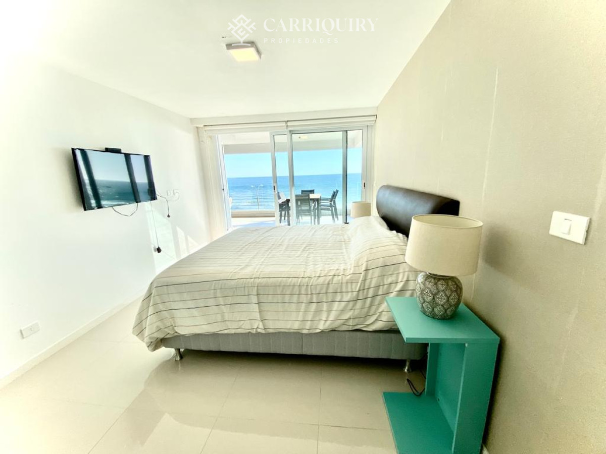 Apartamento ID.141 - Apartamento en venta Playa Mansa 3 dormitorios