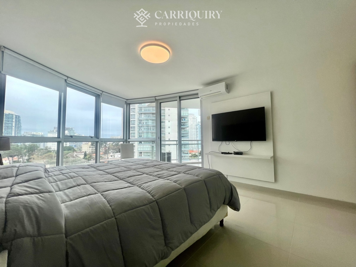 Apartamento ID.7086/Venta-de-apartamento-de-2-dormitorios-más-dependencia-y-parrillero-en-Playa-Mansa - SUNRISE TOWER ALQUILER TEMPORARIO APARTAMENTO 3 DORMITORIOS MAS DEPENDECIA DE SERVICIO