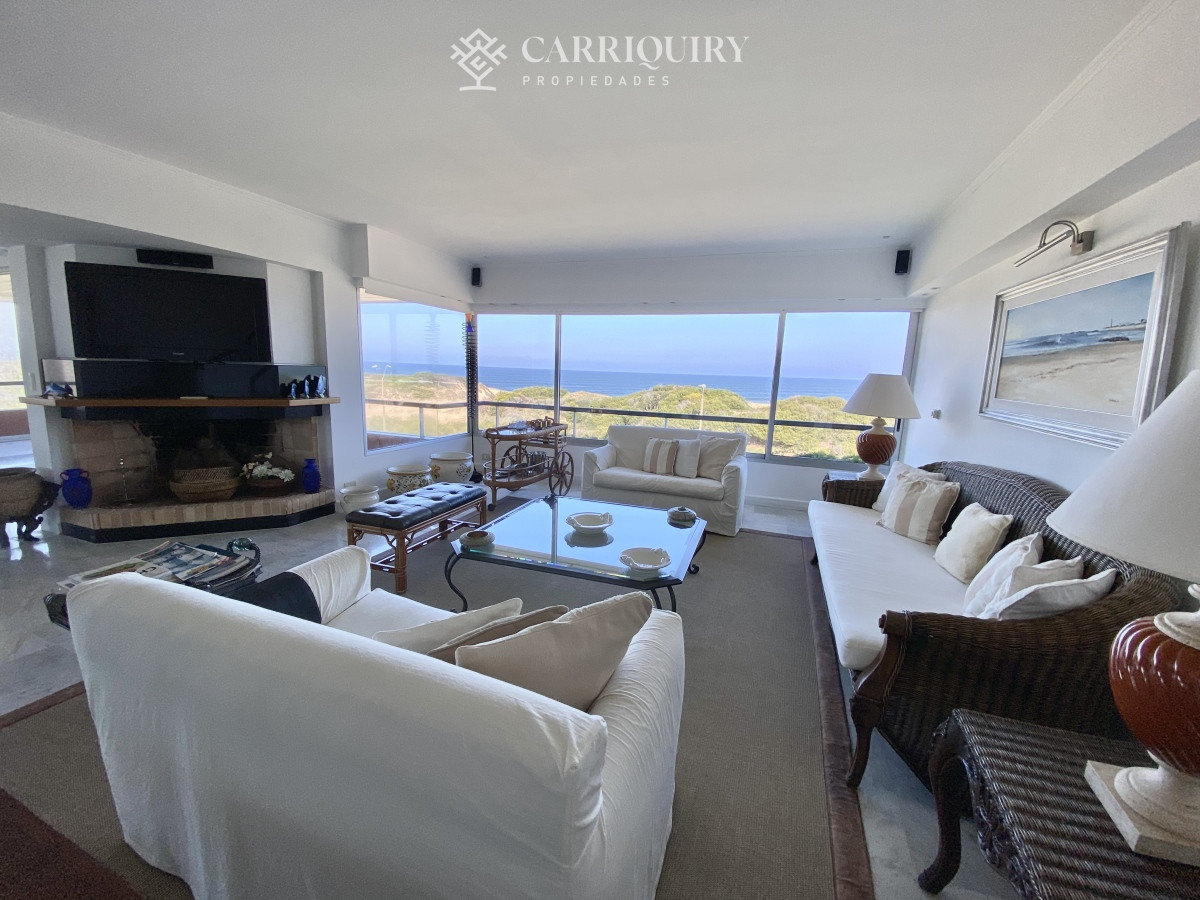 Apartamento ID.8262/Apartamento-en-alquiler- - Amplio apartamento en Brava, Punta del Este 4 dormitorios