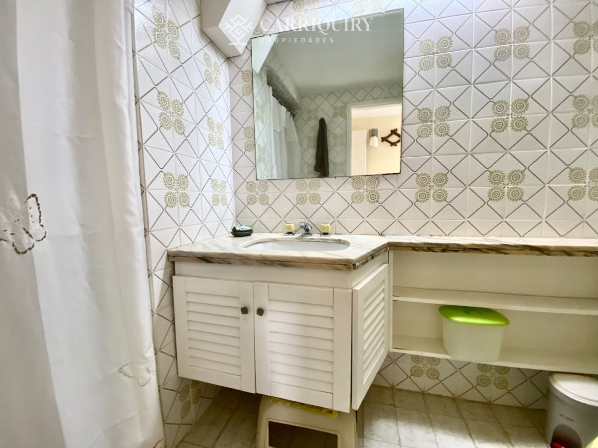 Apartamento ID.10732 - Clásico departamento en VENTA de 2 dormitorios y servicio en Península