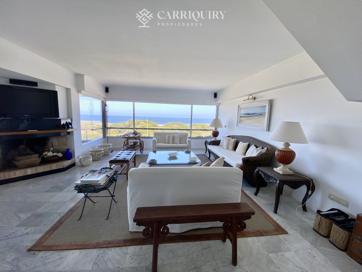 Apartamento ID.8262/Apartamento-en-alquiler- - Amplio apartamento en Brava, Punta del Este 4 dormitorios