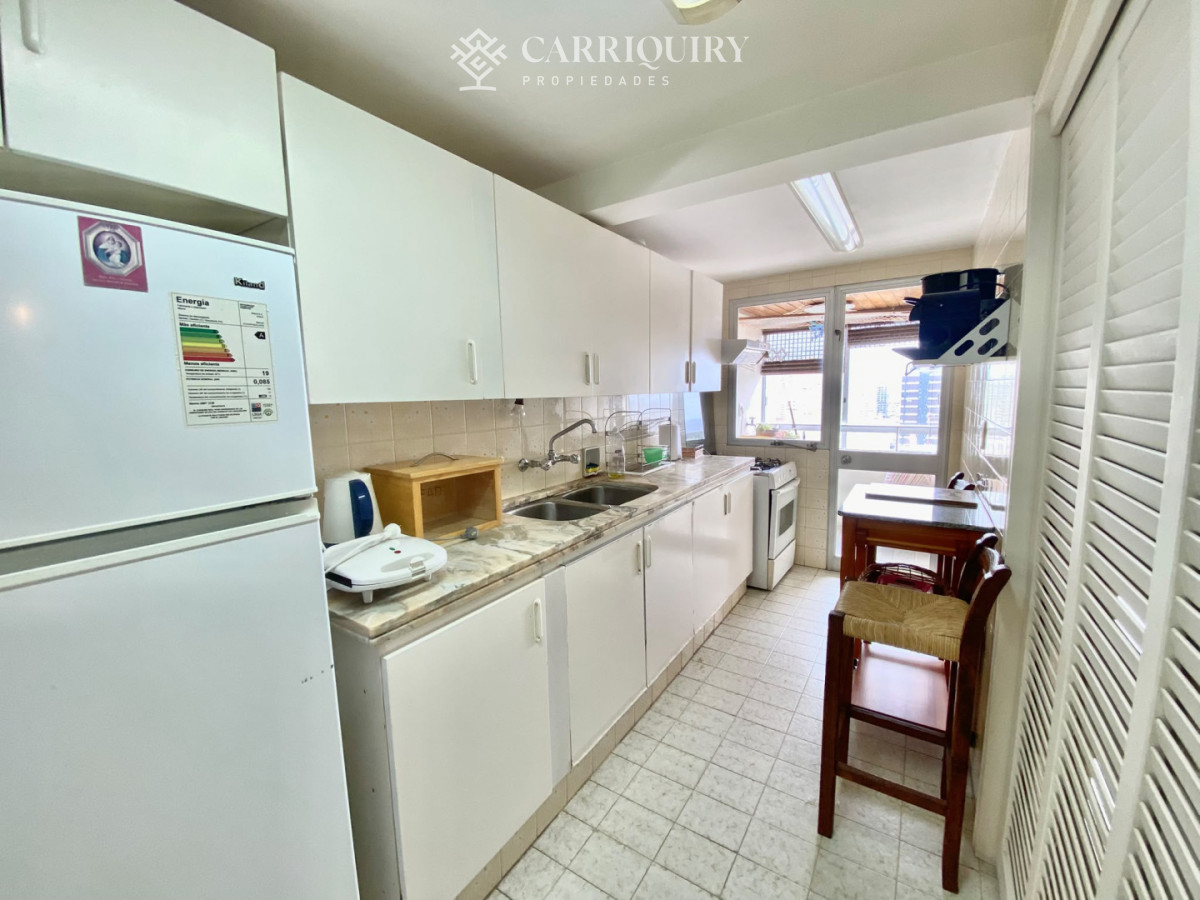 Apartamento ID.10732 - Clásico departamento en VENTA de 2 dormitorios y servicio en Península