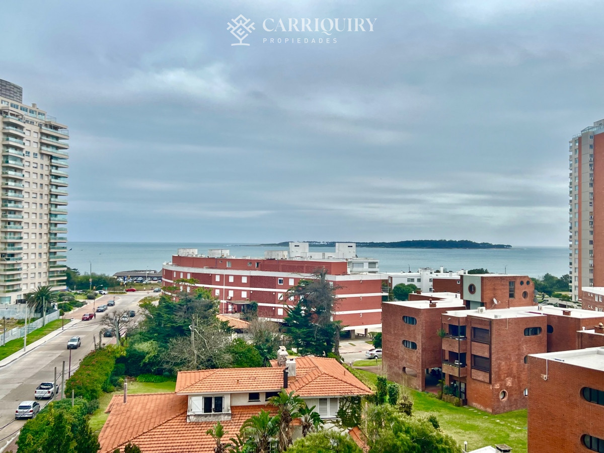 Apartamento ID.7086/Venta-de-apartamento-de-2-dormitorios-más-dependencia-y-parrillero-en-Playa-Mansa - SUNRISE TOWER ALQUILER TEMPORARIO APARTAMENTO 3 DORMITORIOS MAS DEPENDECIA DE SERVICIO