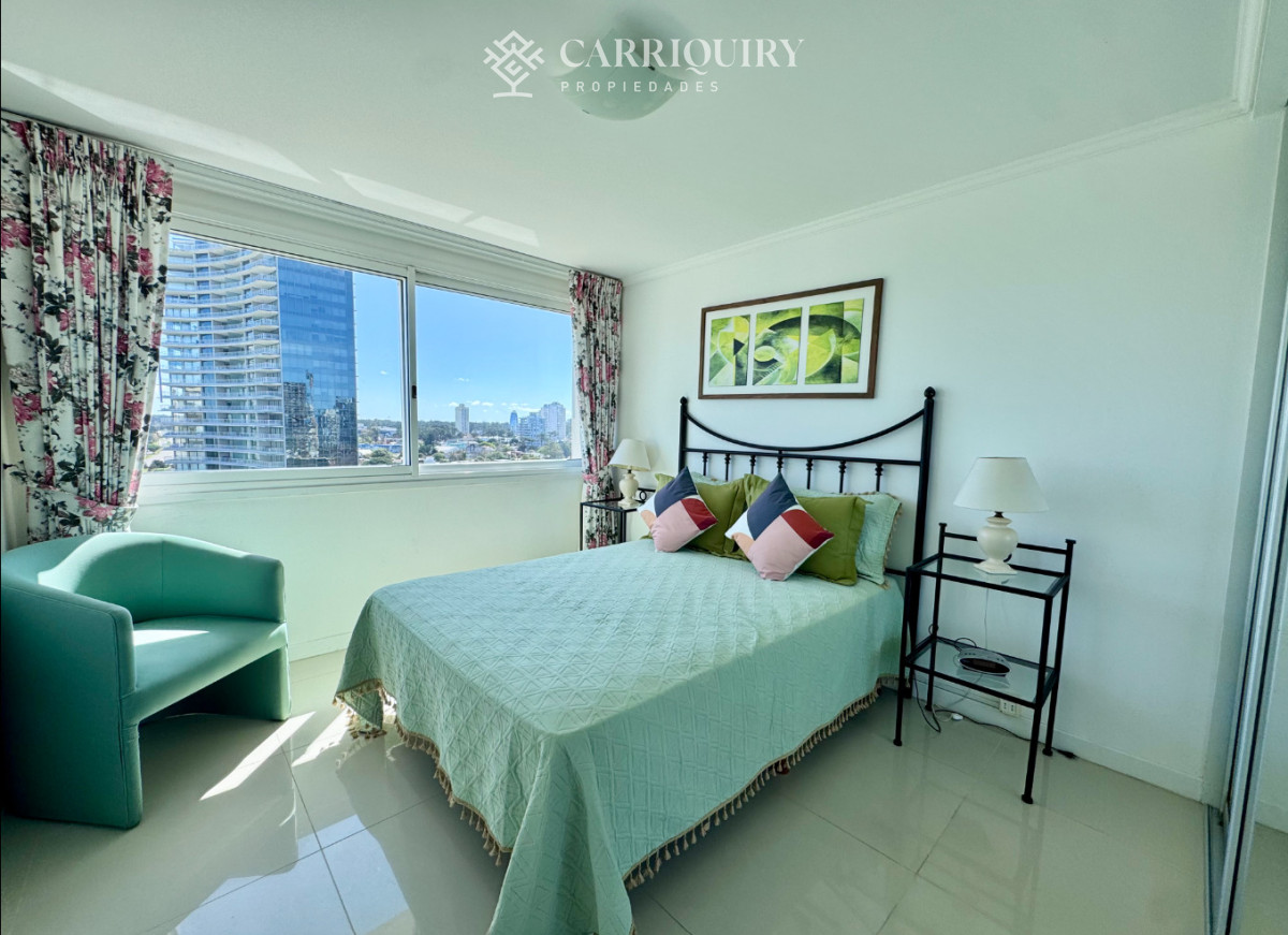 Apartamento ID.10517/Excelente-apartamento-en-alquiler-frente-al-mar-en-playa-mansa!- - APARTAMENTO ESQUINERO EN VENTA 3 DORMITORIOS EN SUITE EN CASINO TOWER 