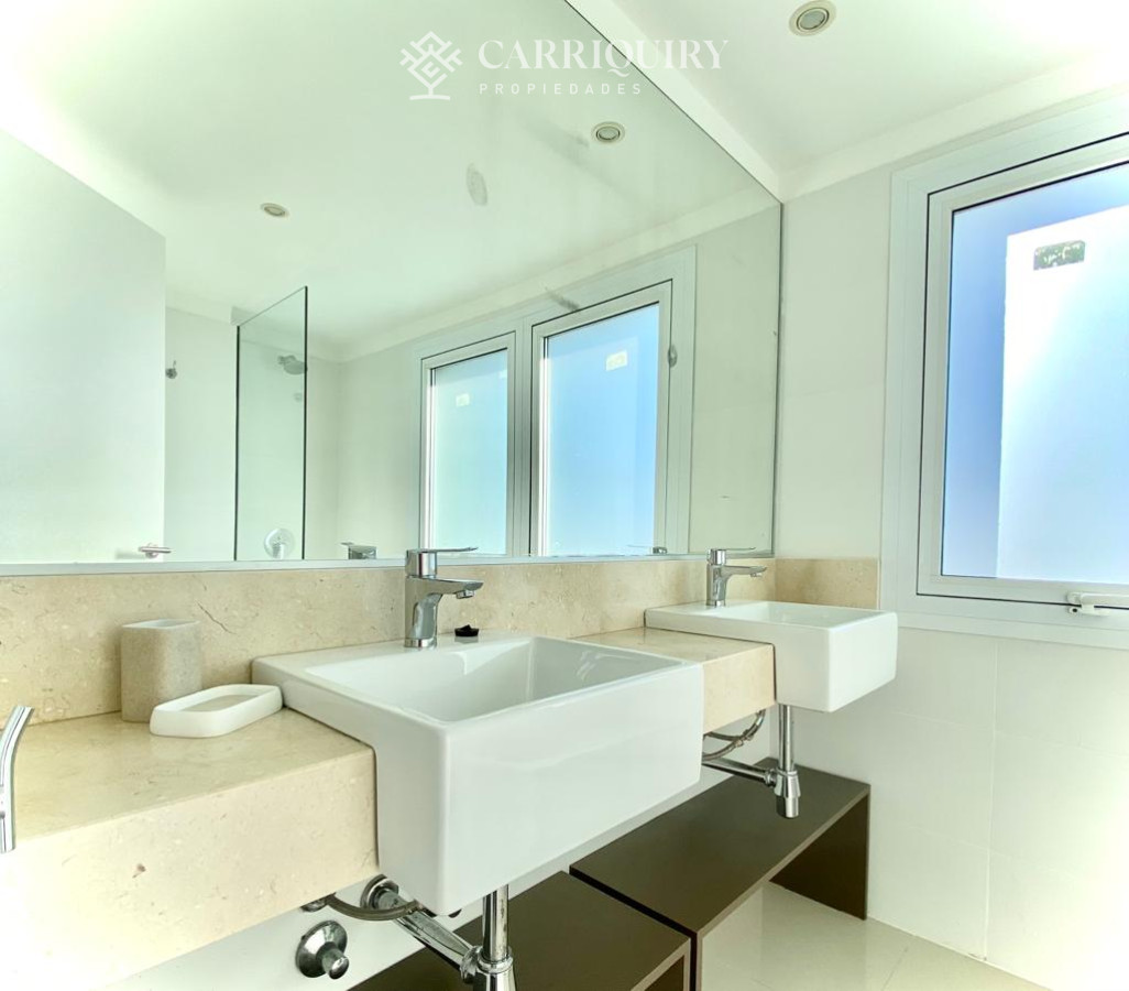 Apartamento ID.141 - Apartamento en venta Playa Mansa 3 dormitorios