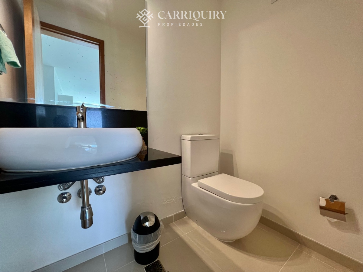 Apartamento ID.7086/Venta-de-apartamento-de-2-dormitorios-más-dependencia-y-parrillero-en-Playa-Mansa - SUNRISE TOWER ALQUILER TEMPORARIO APARTAMENTO 3 DORMITORIOS MAS DEPENDECIA DE SERVICIO