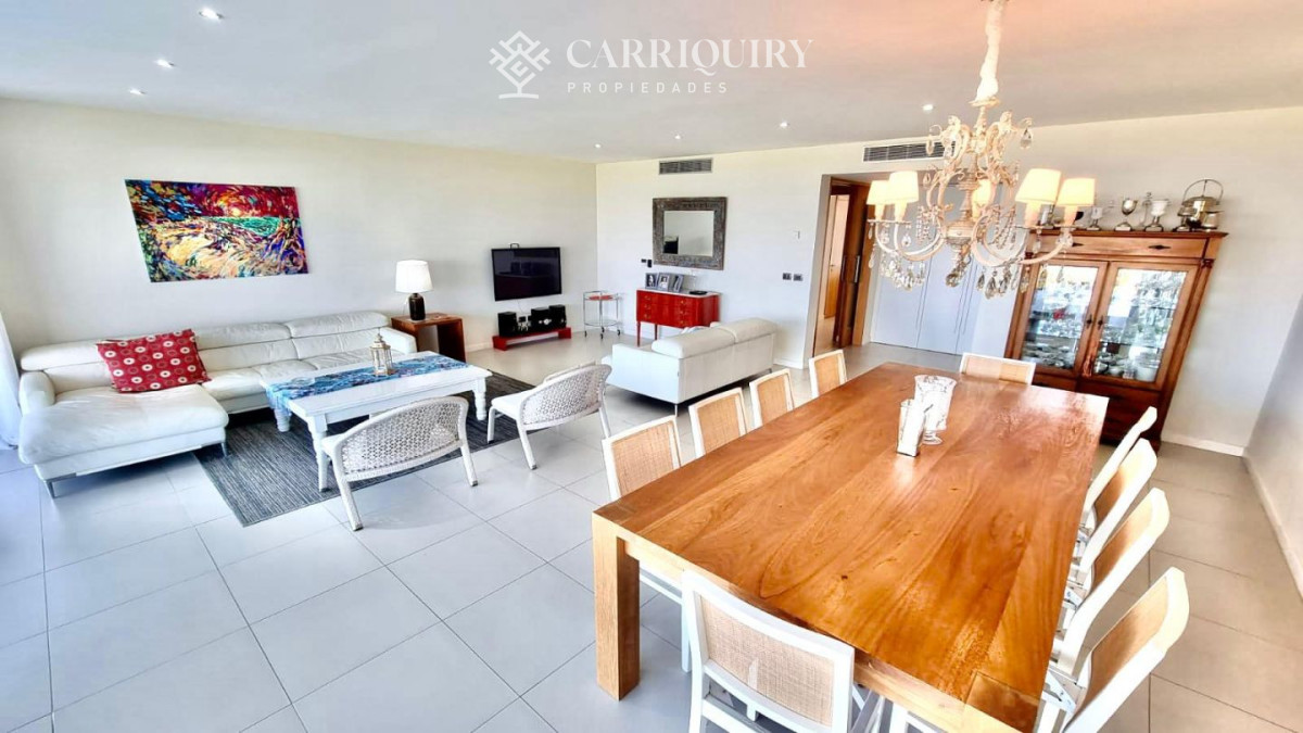 Apartamento ID.10641 - Apartamento en venta Tiburón Terrazas Punta del Este - 4 dormitorios en suite frente al mar