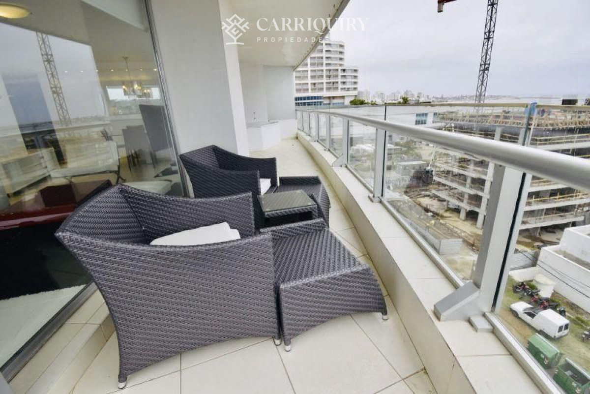 Apartamento ID.2354 - Apartamento en venta Playa Mansa 3 dormitorios SEASONS