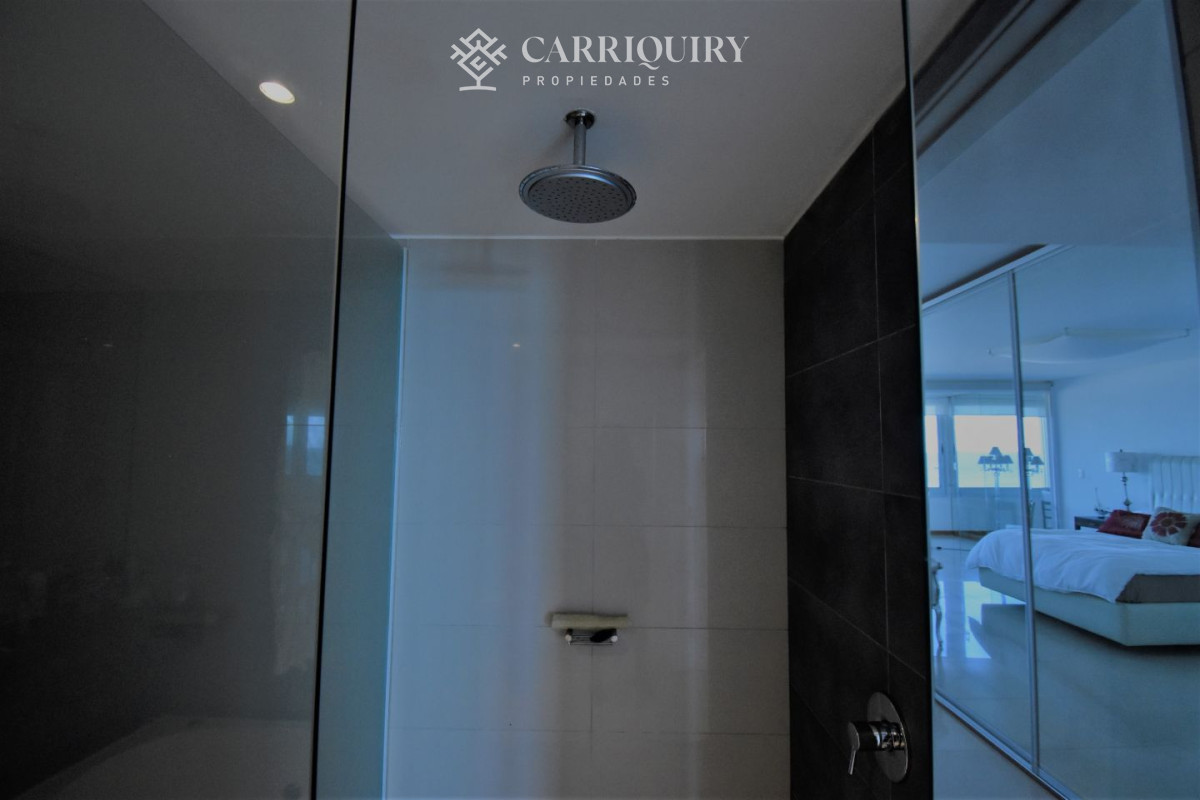 Apartamento ID.3387/Frente-al-mar-Apartamento-en-alquiler-temporario-Playa-Brava-2-dormitorios - Alquiler temporal  3 dormitorios en primera línea Playa Brava, Punta del Este