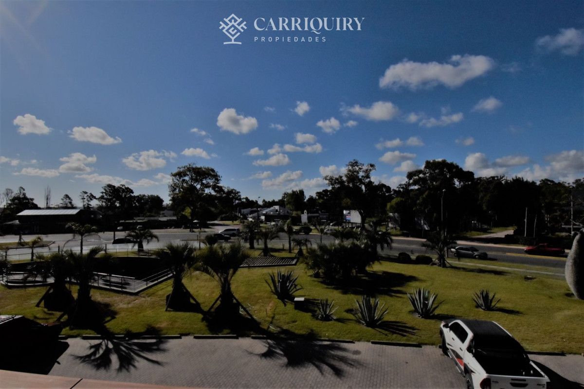 Apartamento ID.3396/Se-vende-departamento-de-4-dormitorios-,-Playa-brava,-Esturion - Venta apartamento 4 dormitorios frente al mar La Barra Punta del Este