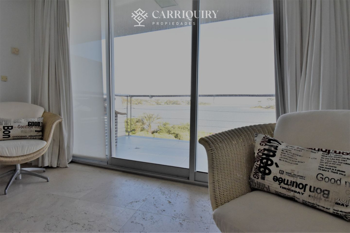 Apartamento ID.3396/Se-vende-departamento-de-4-dormitorios-,-Playa-brava,-Esturion - Venta apartamento 4 dormitorios frente al mar La Barra Punta del Este