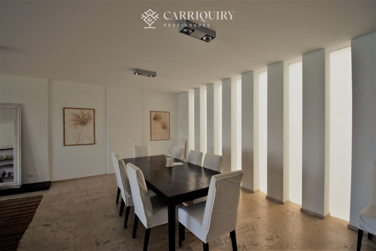 Apartamento ID.3396/Se-vende-departamento-de-4-dormitorios-,-Playa-brava,-Esturion - Venta apartamento 4 dormitorios frente al mar La Barra Punta del Este