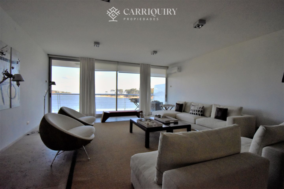 Apartamento ID.3396/Se-vende-departamento-de-4-dormitorios-,-Playa-brava,-Esturion - Venta apartamento 4 dormitorios frente al mar La Barra Punta del Este