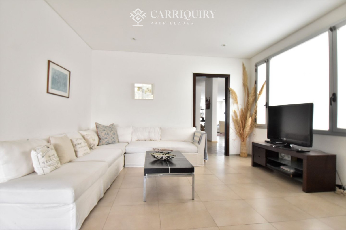 Apartamento ID.3396/Se-vende-departamento-de-4-dormitorios-,-Playa-brava,-Esturion - Venta apartamento 4 dormitorios frente al mar La Barra Punta del Este