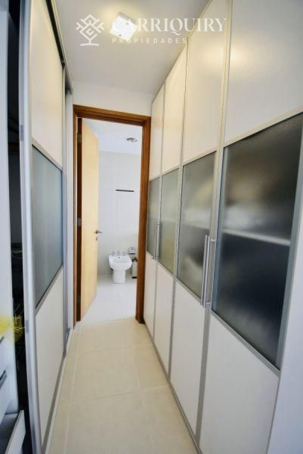 Apartamento ID.381/Espectacular-Apartamento-con-vista-al-mar - Apartamento en venta SEASONS TOWER Playa Mansa 2 dormitorios