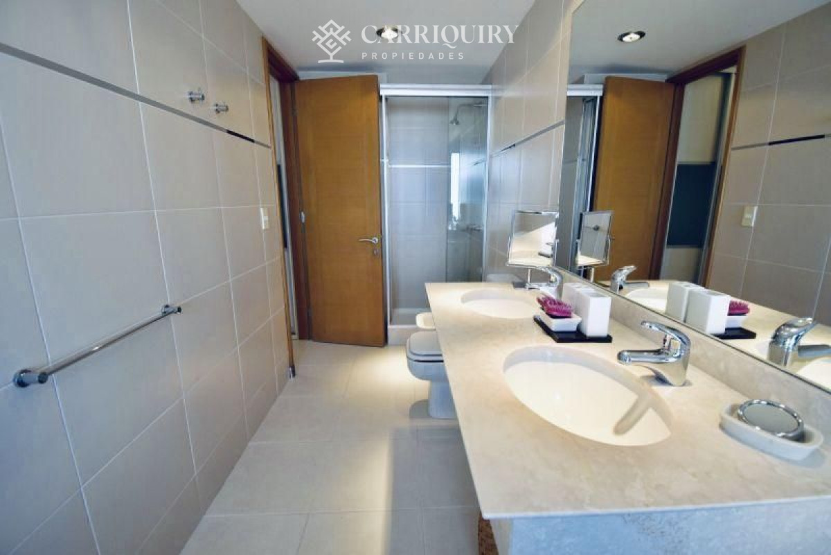 Apartamento ID.381/Espectacular-Apartamento-con-vista-al-mar - Apartamento en venta SEASONS TOWER Playa Mansa 2 dormitorios