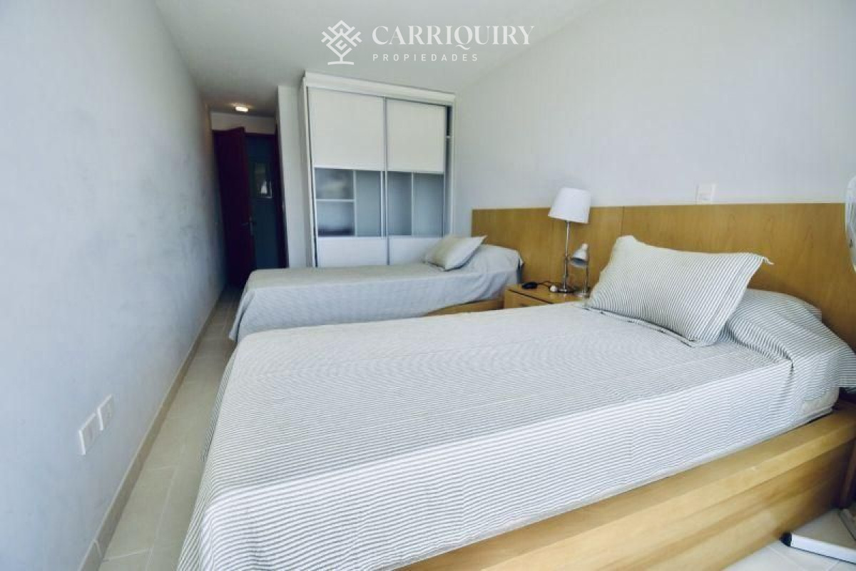 Apartamento ID.381/Espectacular-Apartamento-con-vista-al-mar - Apartamento en venta SEASONS TOWER Playa Mansa 2 dormitorios