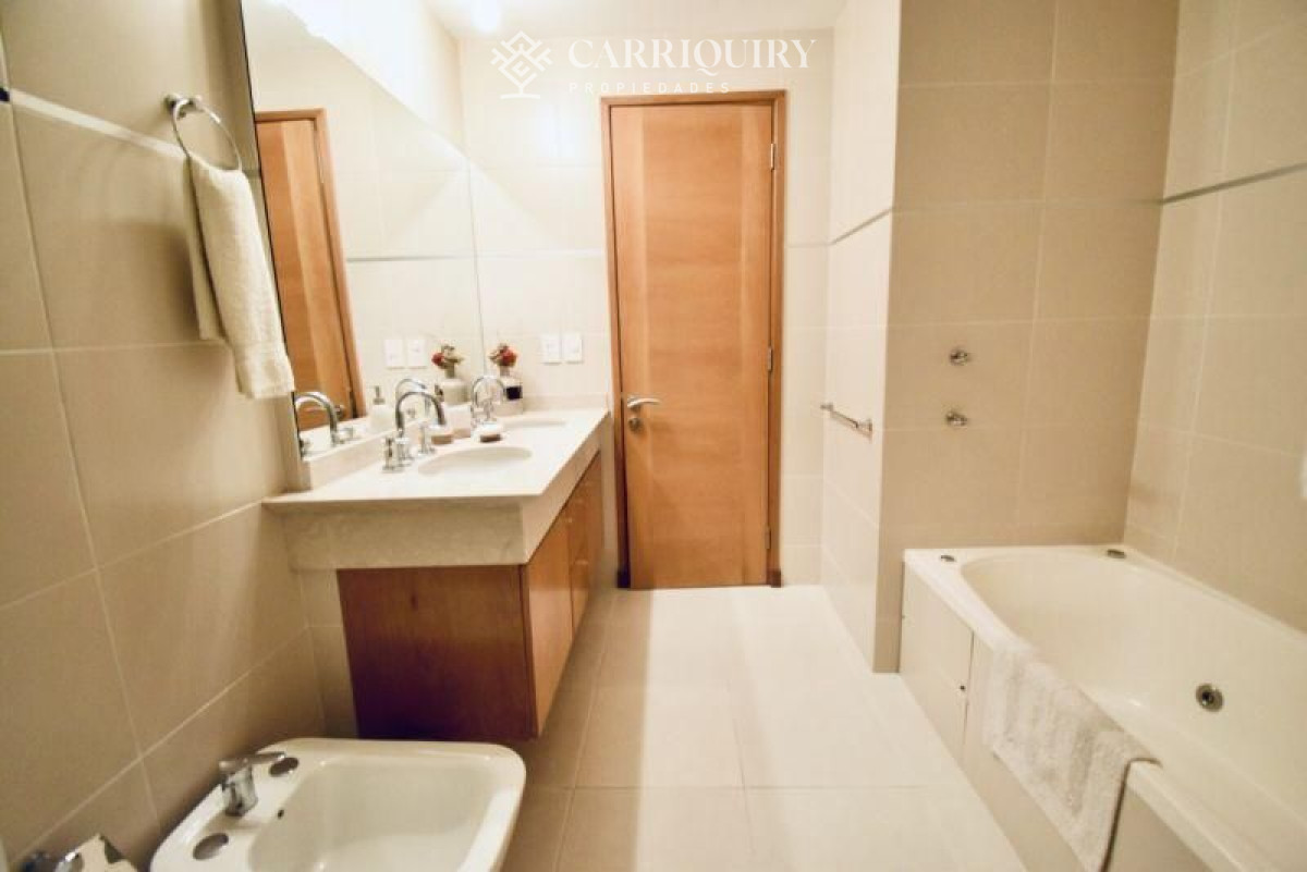 Apartamento ID.546/Miami-Boulevard-de-dos-dormitorio-en-Venta,-Apartamento-frente-al-mar-en-playa-mansa - Apartamento en alquiler temporario Playa Mansa 2 dormitorios