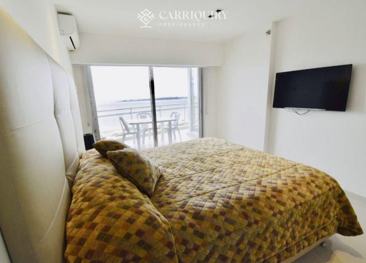 Apartamento ID.95/Moderno-Apartamento-de-Tres-Dormitorios-en-Primera-Linea,-Playa-Brava - Apartamento en alquiler temporario Playa Mansa 2 dormitorios SUNRISE TOWER