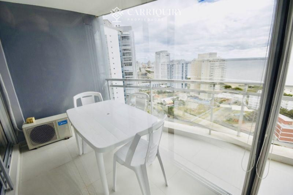Apartamento ID.95/Moderno-Apartamento-de-Tres-Dormitorios-en-Primera-Linea,-Playa-Brava - Apartamento en alquiler temporario Playa Mansa 2 dormitorios SUNRISE TOWER