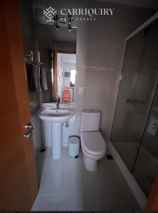 Apartamento ID.8845 - Apartamento en Punta del Este con Vista al mar. Cuenta con 3 dormitorios y dependencia de servicio 