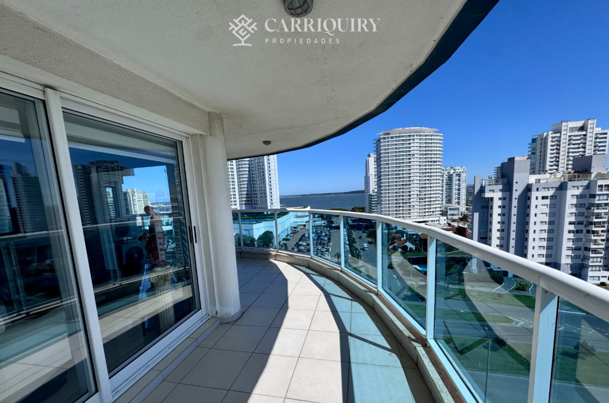 Apartamento ID.10517/Excelente-apartamento-en-alquiler-frente-al-mar-en-playa-mansa!- - APARTAMENTO ESQUINERO EN VENTA 3 DORMITORIOS EN SUITE EN CASINO TOWER 