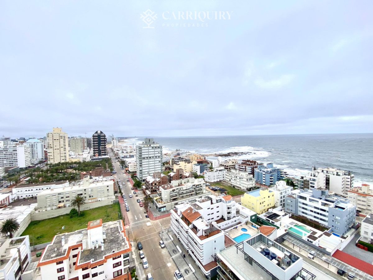 Apartamento ID.10732 - Clásico departamento en VENTA de 2 dormitorios y servicio en Península
