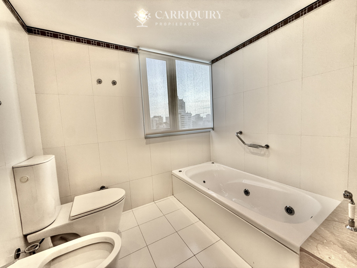 Apartamento ID.10183/-venta-MILLENIUM-TOWER-mansa-frente-al-mar-tres-suites-y-dependencias - Exclusivo Apartamento Frente al Mar en Brava, LE PARC ESQUINERO EN ALQUILER TEMPORARIO Punta del Este