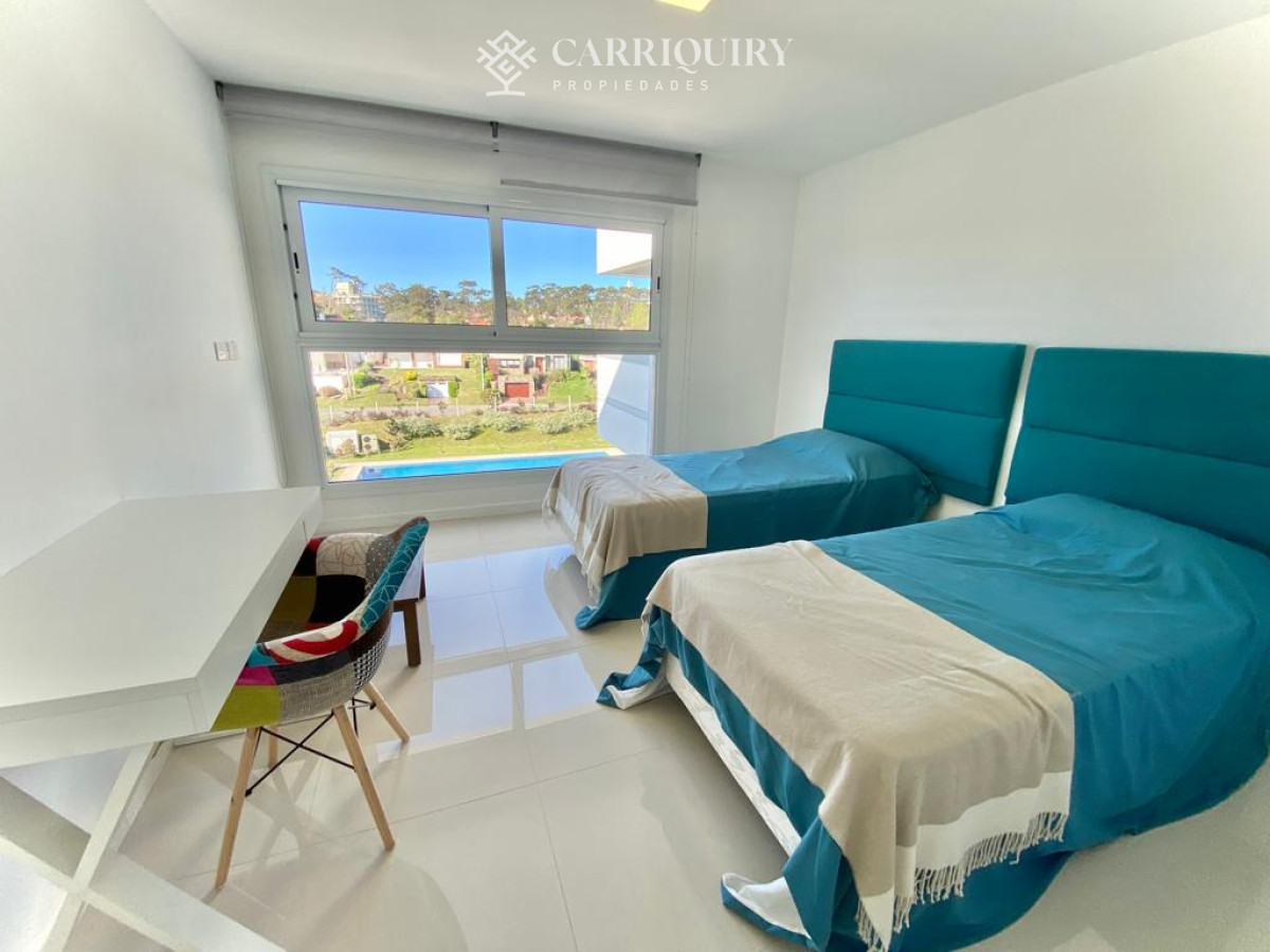 Apartamento ID.141 - Apartamento en venta Playa Mansa 3 dormitorios
