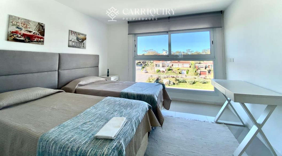 Apartamento ID.141 - Apartamento en venta Playa Mansa 3 dormitorios
