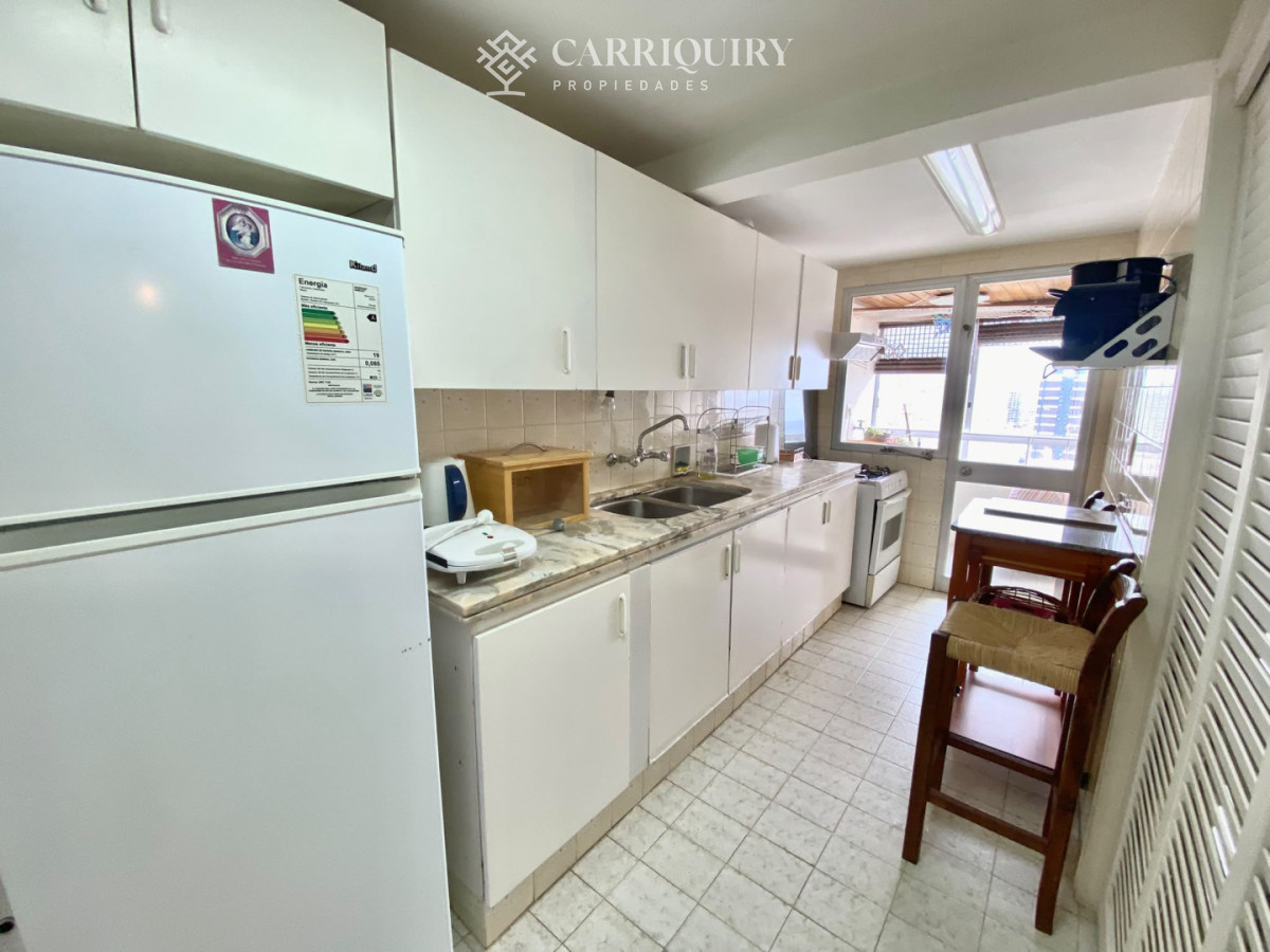 Apartamento ID.10732 - Clásico departamento en VENTA de 2 dormitorios y servicio en Península