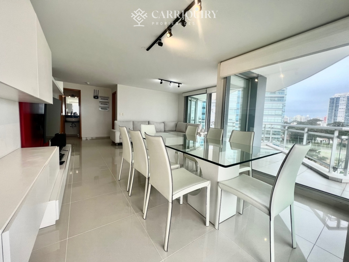 Apartamento ID.7086/Venta-de-apartamento-de-2-dormitorios-más-dependencia-y-parrillero-en-Playa-Mansa - SUNRISE TOWER ALQUILER TEMPORARIO APARTAMENTO 3 DORMITORIOS MAS DEPENDECIA DE SERVICIO