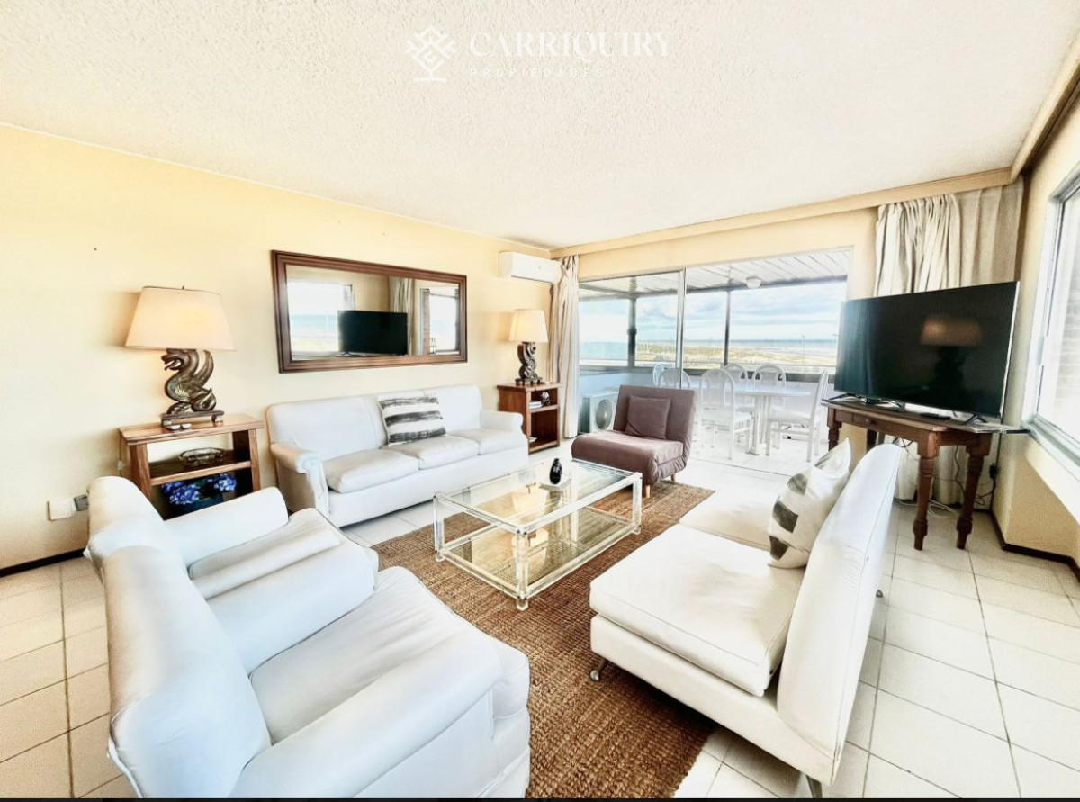 Apartamento ID.9660 - Apartamento de 3 dormitorios en primera linea 