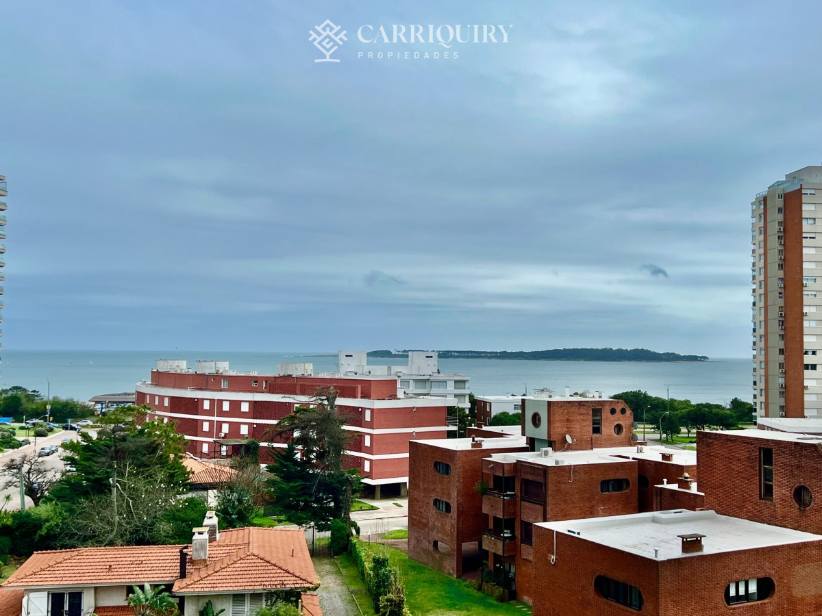 Apartamento ID.7086/Venta-de-apartamento-de-2-dormitorios-más-dependencia-y-parrillero-en-Playa-Mansa - SUNRISE TOWER ALQUILER TEMPORARIO APARTAMENTO 3 DORMITORIOS MAS DEPENDECIA DE SERVICIO
