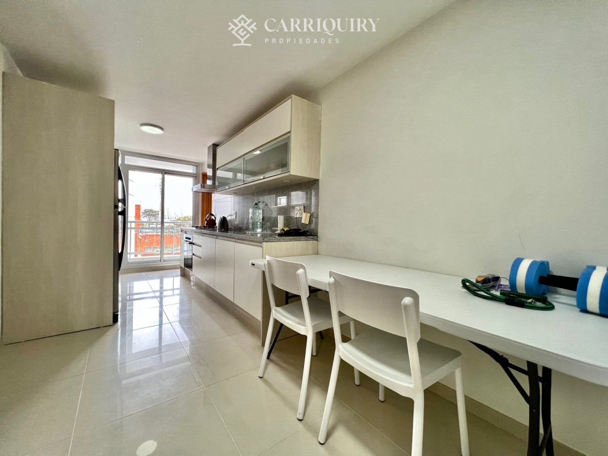 Apartamento ID.7086/Venta-de-apartamento-de-2-dormitorios-más-dependencia-y-parrillero-en-Playa-Mansa - SUNRISE TOWER ALQUILER TEMPORARIO APARTAMENTO 3 DORMITORIOS MAS DEPENDECIA DE SERVICIO