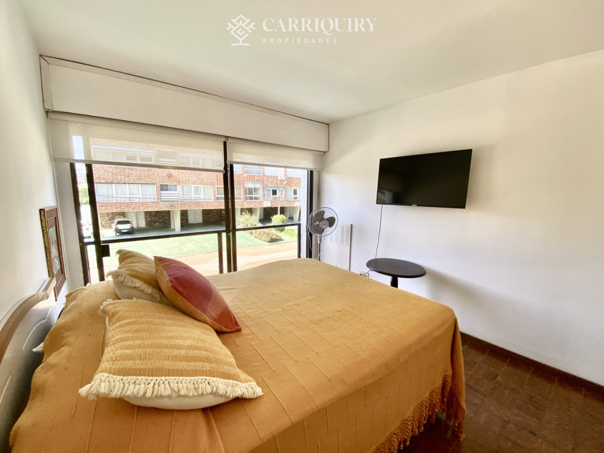 Apartamento ID.9677 - OPORTUNIDAD EN PLAYA MANSA FRENTE AL MAR APARTAMENTO DE 3 DORMITORIOS